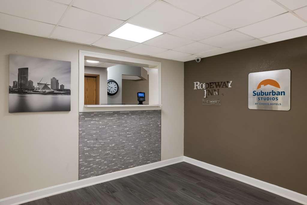 Suburban Studios Milwaukee Airport Beltér fotó